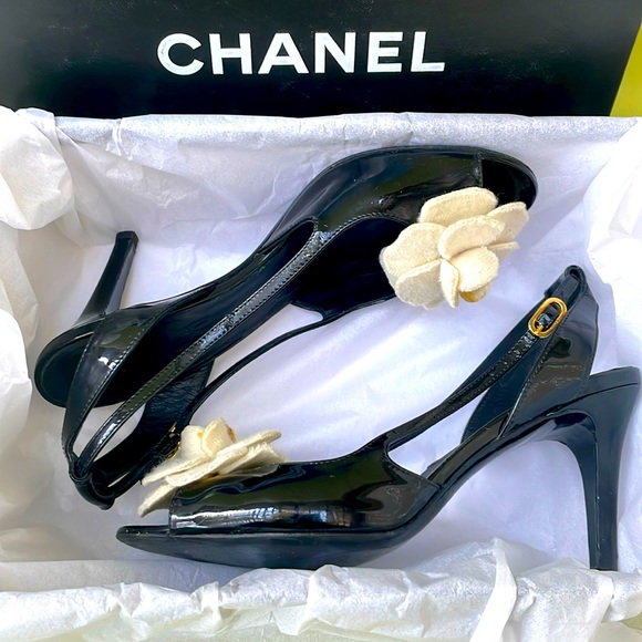 Chanel vintage black patent leather heels with box - Picture 1 of 16